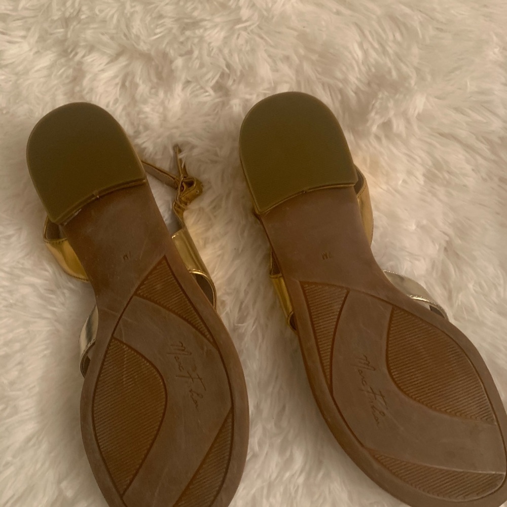 🌟 - Gold Sandals. - Picture 5 of 5